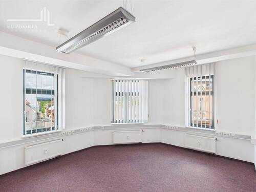 CAM03352G0-PR0065-STILL014 - 