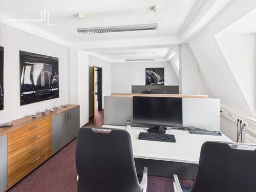 CAM03352G0-PR0065-STILL019 - 