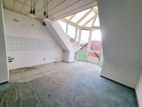 Wohn-, Essraum mit offener Küche - 1 Zimmer Etagenwohnung zum Kaufen in Amberg