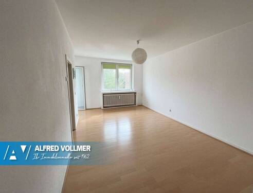 Wohnzimmer - 2 Zimmer Etagenwohnung zur Miete in Wuppertal