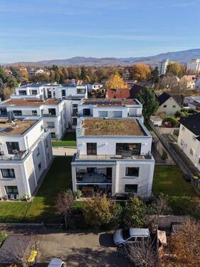 Drohnenaufnahme frontal - 