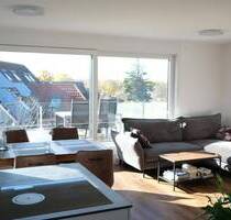 Neuwertig & exklusiv: Sonnige 3-Zi-Wohnung mit großer Dachterrasse und Südwest-Ausrichtung - Bad Krozingen