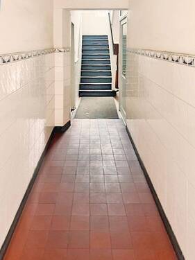 Flur.jpg - 1 Zimmer Mehrfamilienhaus, Wohnhaus zum Kaufen in Frankfurt am Main