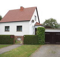 Interessantes Einfamilienhaus mit Gästehaus und Garagen in gefragter Lage in Wustermark