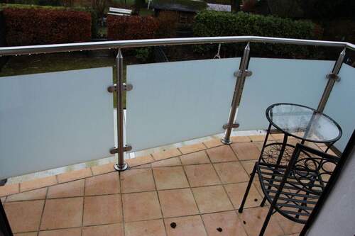 BALKON MIT NEUEM GELÄNDER - 