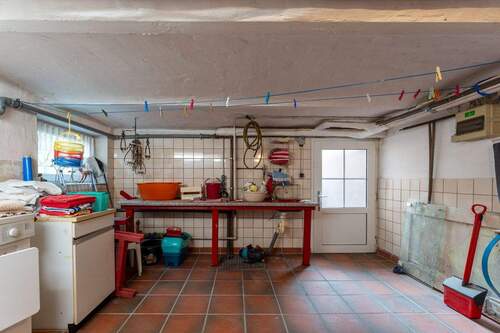 Waschkeller mit Ausgang zum Garten - 