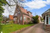 Hausansicht - 8 Zimmer Einfamilienhaus zum Kaufen in Aurich
