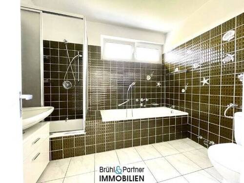 Istzustand - Bad mit Wanne / Dusche - 