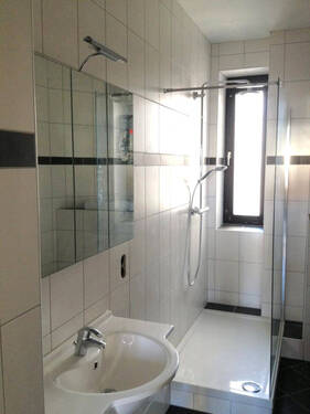 Tageslichtbad - Etagenwohnung mit 100,00 m&sup2; in Saarbrücken zur Miete