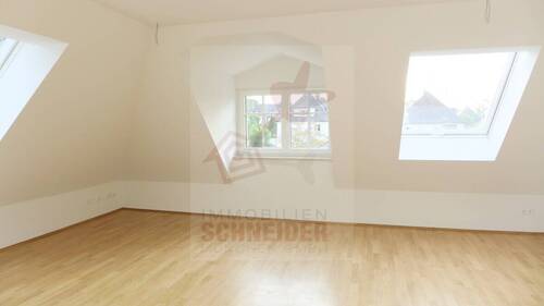 Wohnzimmer I - 3 Zimmer Etagenwohnung zum Kaufen in München