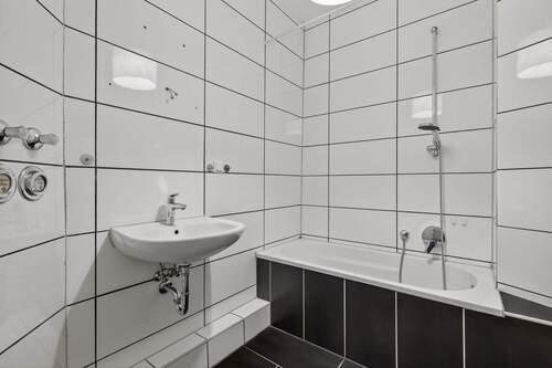 Badezimmer - Etagenwohnung mit 87,00 m² in Karlsruhe / Knielingen zum Kaufen