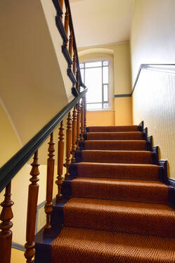 Treppenhaus Seitenflügel - 