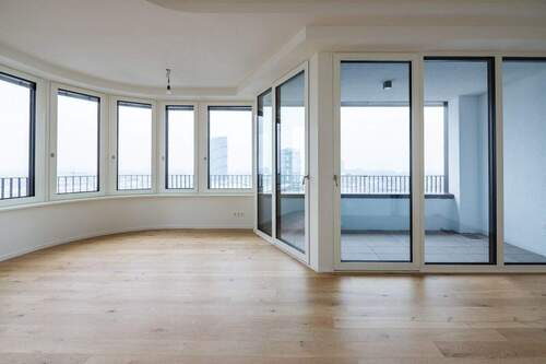 Wohnzimmer - 2 Zimmer Etagenwohnung zum Kaufen in Berlin