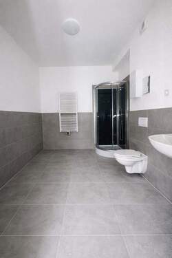 Bad - Etagenwohnung mit 67,00 m&sup2; in Kusel zur Miete