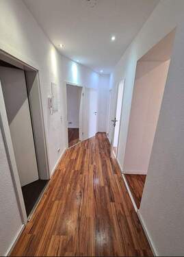 Flur - 4 Zimmer Etagenwohnung zur Miete in Chemnitz