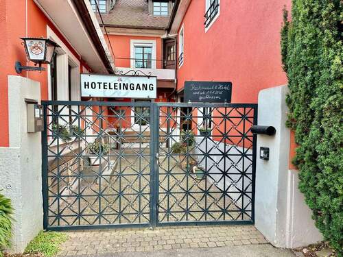 Eingang zum Innenhof - 1 Zimmer Mehrfamilienhaus, Wohnhaus zum Kaufen in Kenzingen