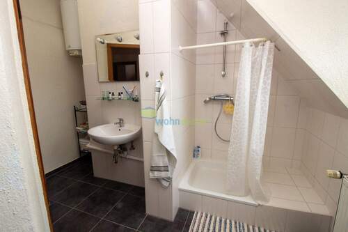 Tageslichtbad mit Duschem im DG - 