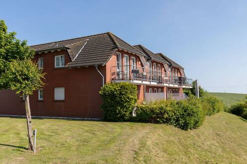 Das private & grüne Mehrfamilienhaus von Hinten - 