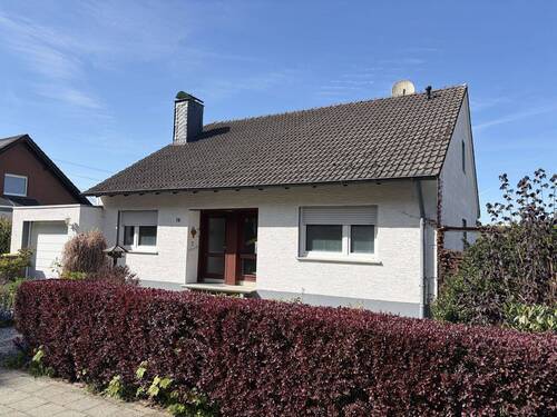 Außenansicht - 5 Zimmer Einfamilienhaus zum Kaufen in Lichtenau / Atteln