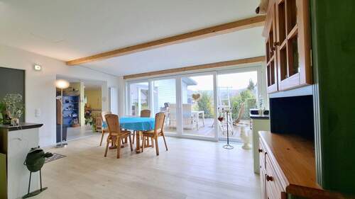 ehem. Einliegerwohnung - Wintergarten - Einfamilienhaus mit 100,00 m² in Ober-Mörlen zum Kaufen