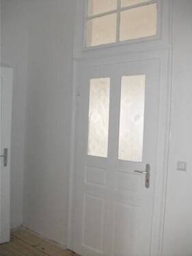 Flur mit Küchentür - 