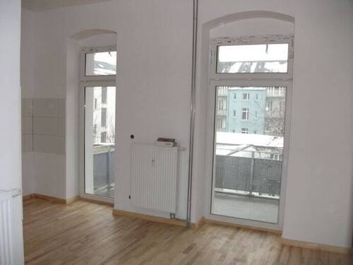 Küche mit Balkonzugang - 