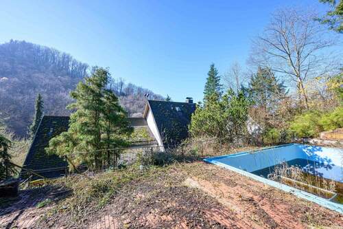 Poolbereich oberhalb des Hauses - 