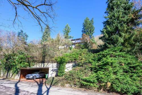 Gesamtansicht von der Strasse - Einfamilienhaus mit 300,00 m&sup2; in Freiburg zum Kaufen