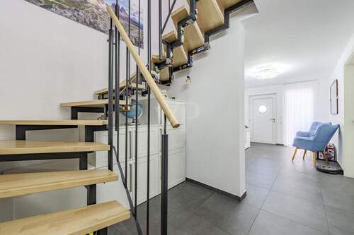 Eingangsbereich - Doppelhaushälfte mit 164,00 m&sup2; in Reichenbach an der Fils zum Kaufen