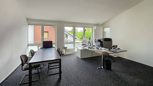 Bürohaus 1 - Räumlichkeiten im OG - 