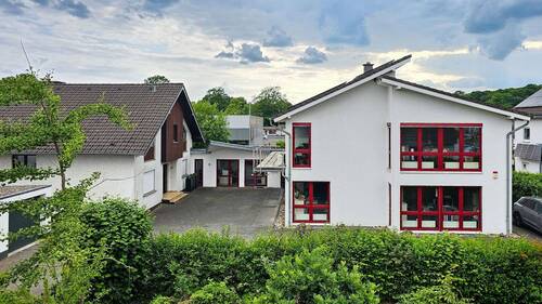 Ansicht beider Bürogebäude - Attraktive Büro- und Gewerbeimmobilie mit zwei verbundenen Gebäuden! Zentrale Lage in Bad Honnef OT!