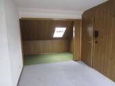 IMMER NOCH DAS DACHGESCHOSSZIMMER - 