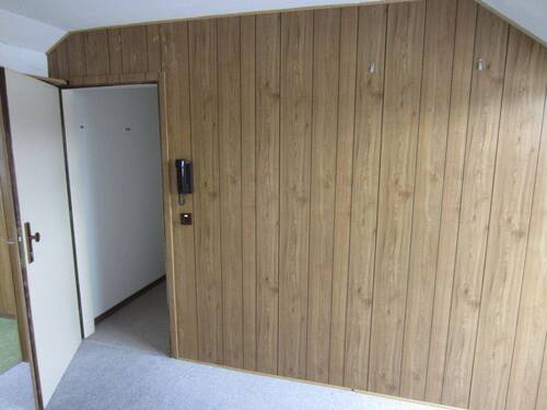 IMMER NOCH DAS DACHGESCHOSSZIMMER - 