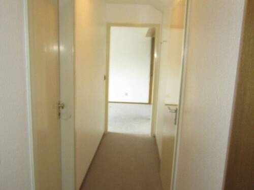 ZUGANG ZUM DACHGESCHOSSZIMMER - 