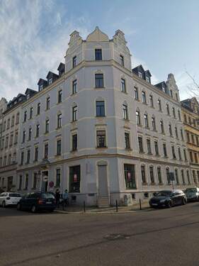 Hausansicht - 5 Zimmer Etagenwohnung zur Miete in Chemnitz