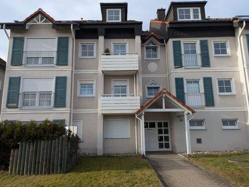 Straßenansicht - Gepflegte Zwei-Zimmer-Wohnung - Loggia - Keller -