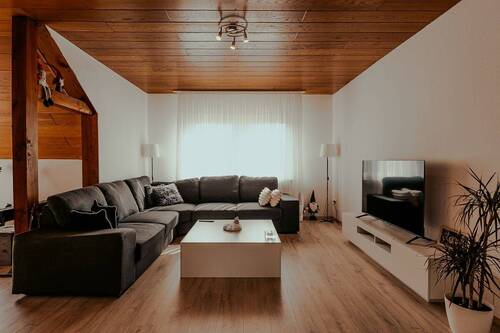 Wohnbereich - Wo Platz zur Chance wird - Ihre Wohnung in Top Lage. Mit Ausbaureserve im Spitzboden