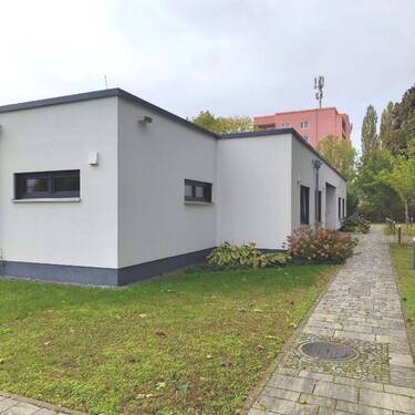 Außenansicht straßenseitig 03 - Etagenwohnung mit 25,00 m² in Cottbus zum Kaufen