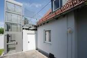 Außenaufzug zur Dachterrasse - 1 Zimmer Mehrfamilienhaus, Wohnhaus in Augsburg