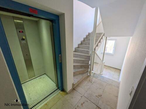 Treppenhaus - Etagenwohnung mit 66,30 m² in Chemnitz zur Miete