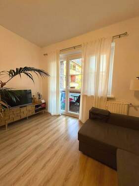 Wohnzimmer - 3 Zimmer Etagenwohnung in Berlin