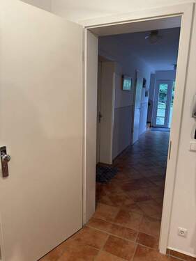 Haustür in den Hausflur - 