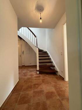 Treppe ins Obergeschoss - 