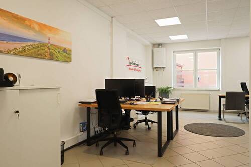 Geschäftsfläche - Gewerbeobjekt (Büro, Produktion, Verkauf) in Halstenbek zur Miete