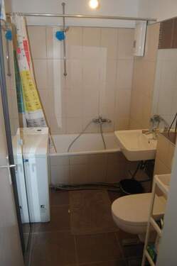 Duschbad ggf. mit Waschmaschin - 2 Zimmer Etagenwohnung zum Kaufen in Hamburg