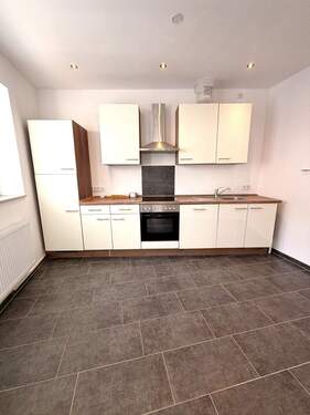 Küche - Frei ab sofort Renovierte 3-Zimmerwohnung im Erdgeschoss mit Einbauküche Gäste-WC