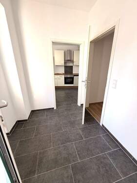 Diele - Etagenwohnung mit 92,30 m&sup2; in Kordel zur Miete