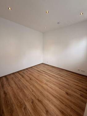 Büro - Schlafzimmer (klein 2,50 * 2,50 Meter)) - 