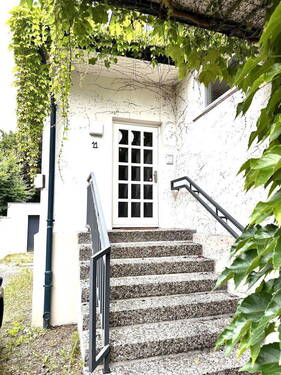 Eigener Aufgang... - von PRIVAT: Exkl., sonnige 'Haus-im-Haus'-ETW, beste Villenlage Zentrum