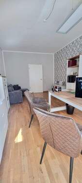 Büro - Heller Büroraum in Bürogemeinschaft (Immobilienverwaltung) - inkl. Konferenzraum, Bad, Küchennutzung